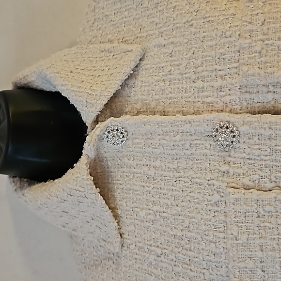 Chic H & M White Tweed Cropped Jacket - Picture 2 of 9